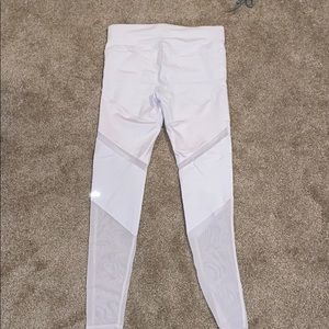 Alo Yoga White leggings